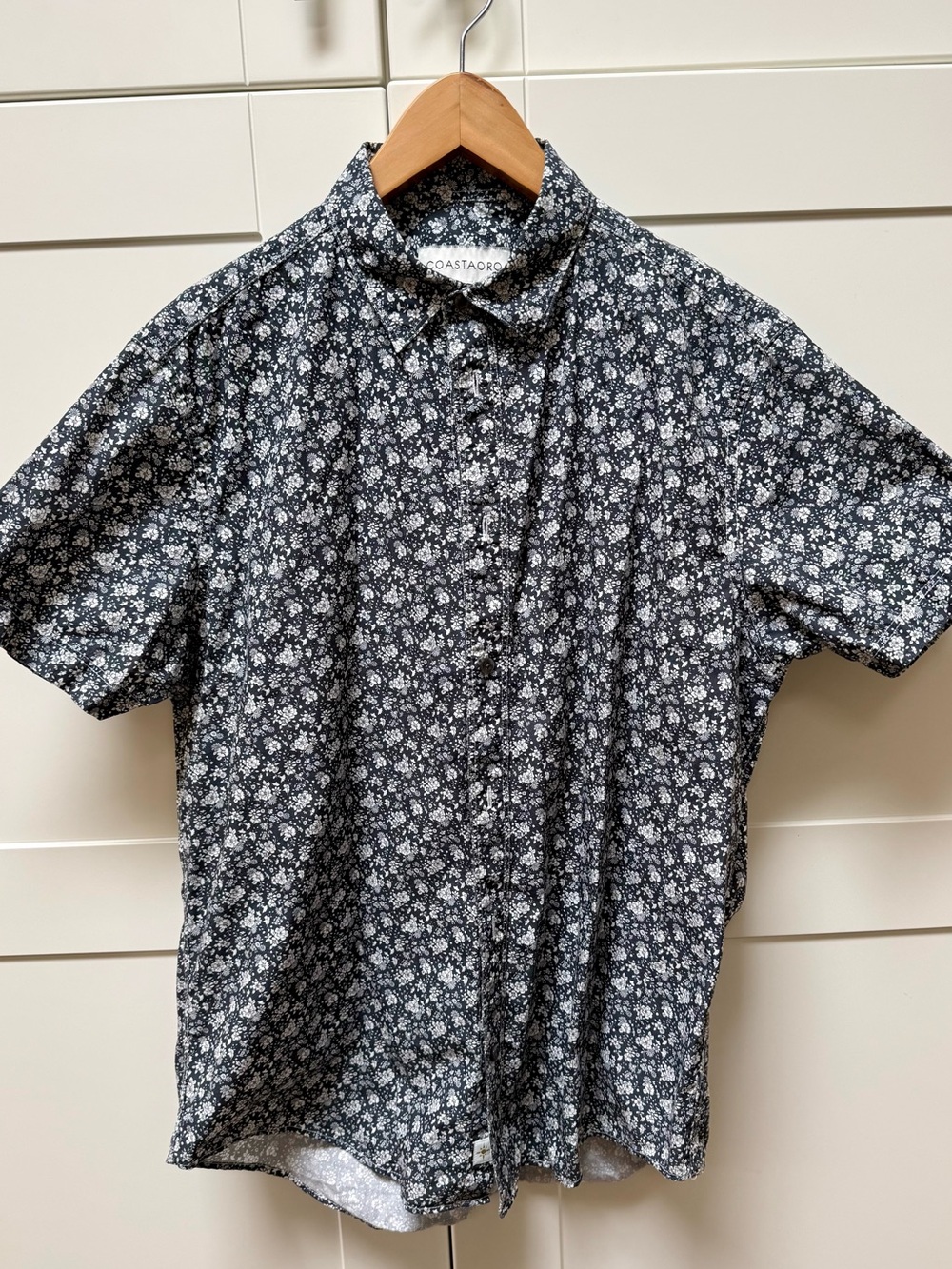 Coastaoro Mens Short Sleeve Button-Up Shirt Size Medium Floral Print 100% Cotton
